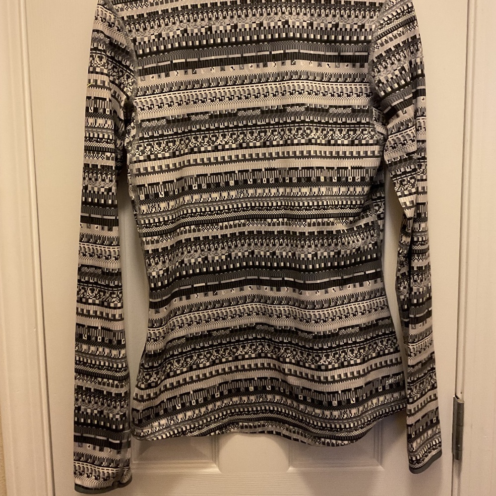 Nike Running Pullover - Picture 2 of 3